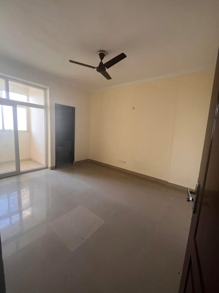Room, amrapali-silicon-city 2 Bedroom 1180 Sq.Ft. Apartment In Sector 76 Noida 8203243