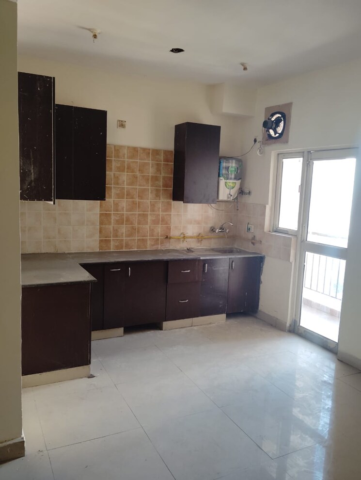 Kitchen, amrapali-silicon-city 3 Bedroom 1420 Sq.Ft. Apartment In Sector 76 Noida 8203251