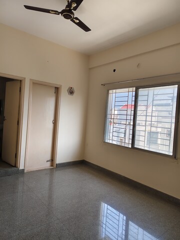 Room in 1 BHK Apartment at Halasuru – for Rent
