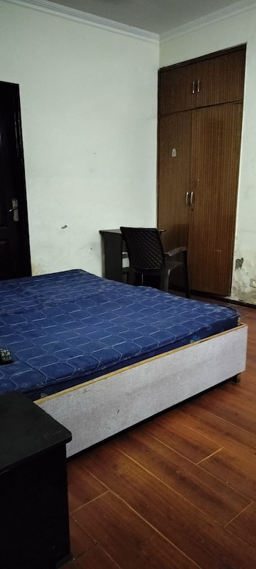 Bedroom in 3 BHK Apartment at Amrapali Silicon City, Sector 76 – for Sale