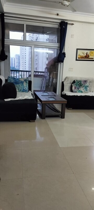Living Room in 3 BHK Apartment at Amrapali Silicon City, Sector 76 – for Sale