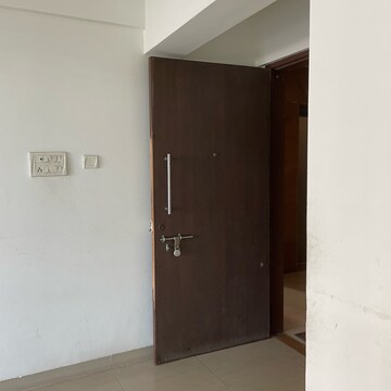 Room in 2 BHK Apartment at Mahindra Lifespaces Splendour, Gkw Colony – for Rent