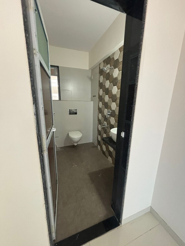 Bathroom, sai-samarth-enclave 1 Bedroom 525 Sq.Ft. Builder Floor In Chakki Naka Thane 8203269