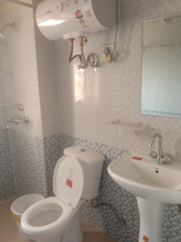 Bathroom in 3 BHK Apartment at Amrapali Silicon City, Sector 76 – for Sale