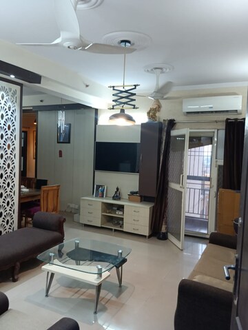 Living Room in 3 BHK Apartment at Amrapali Silicon City, Sector 76 – for Sale