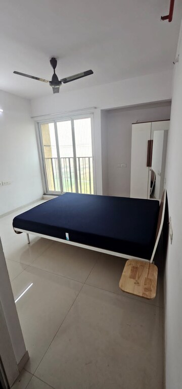 Furnished Amenities in 2 BHK Apartment at Rustomjee Urbania Aurelia, Majiwada – for Rent