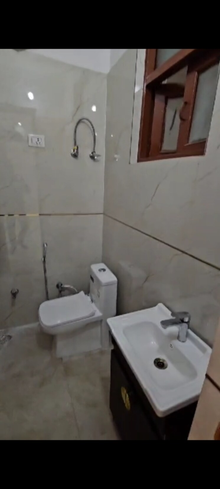 Bathroom, maya-homes 3 Bedroom 1400 Sq.Ft. Builder Floor In Indrapuram Ghaziabad 8203361