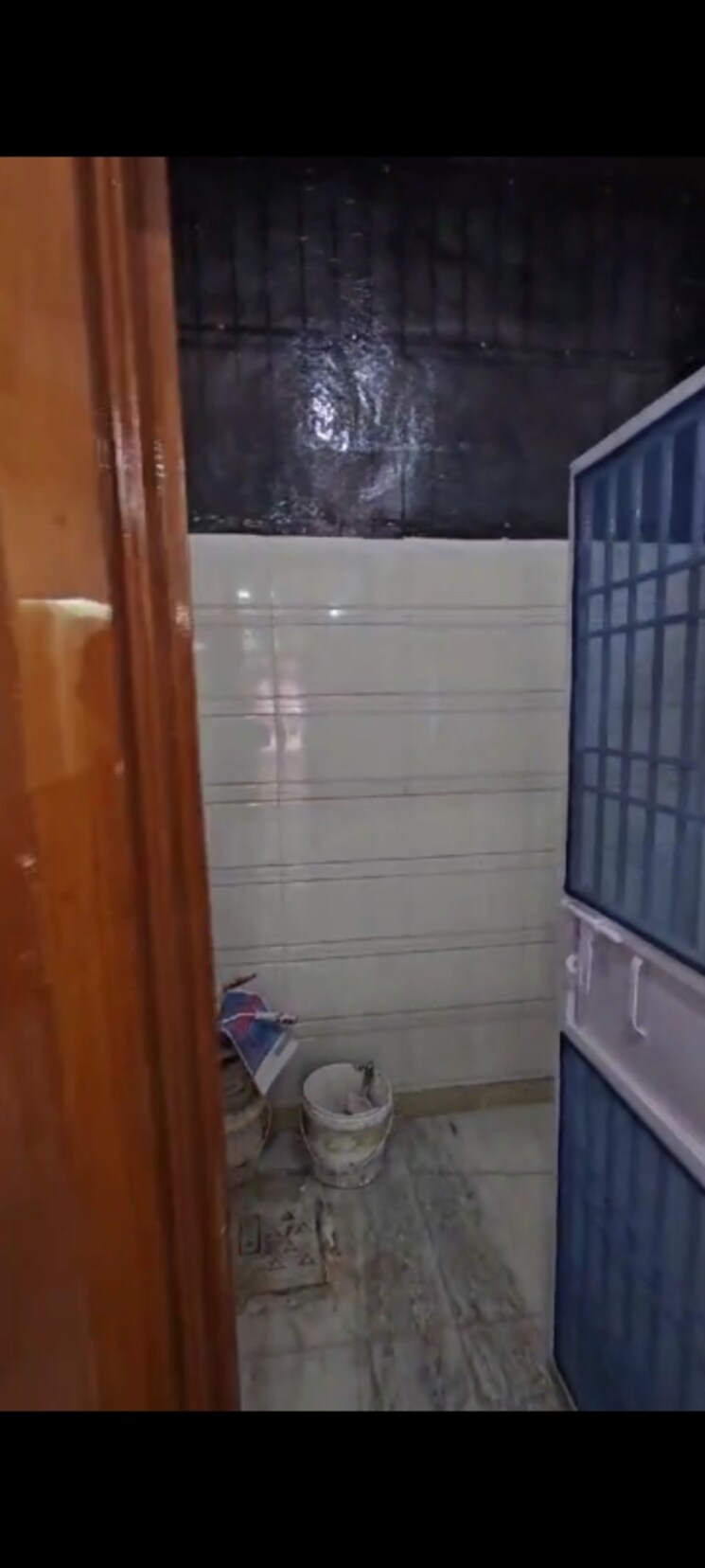 Bathroom, maya-homes 3 Bedroom 1400 Sq.Ft. Builder Floor In Indrapuram Ghaziabad 8203361