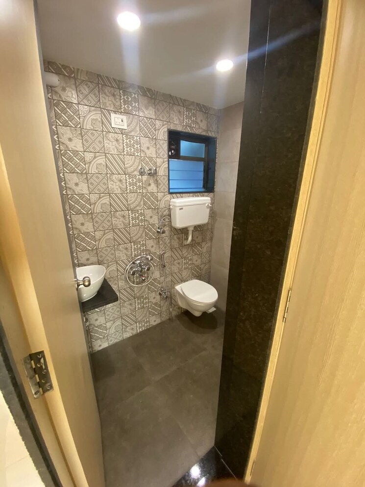 Bathroom, deep-sky 1 Bedroom 426 Sq.Ft. Apartment In Vasai East Palghar 8203373