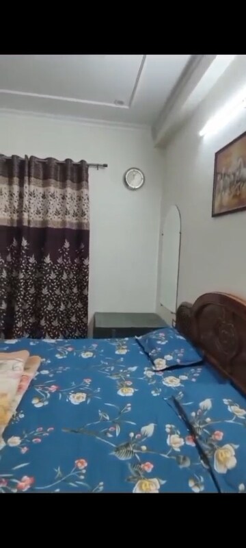 Living Room in 1 RK Builder Floor at RWA Gyan Khand 3, Indrapuram – for Rent