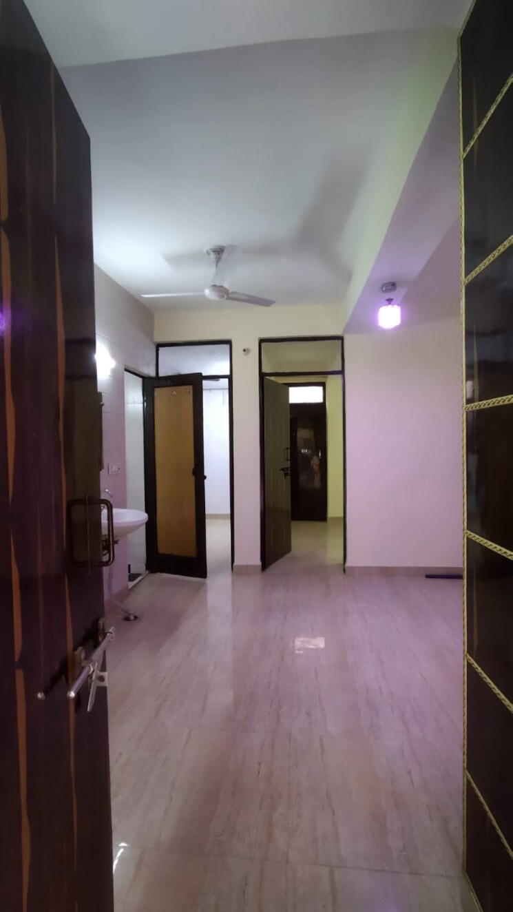 Room, molarband 2 Bedroom 650 Sq.Ft. Apartment In Molarband Delhi 8203435
