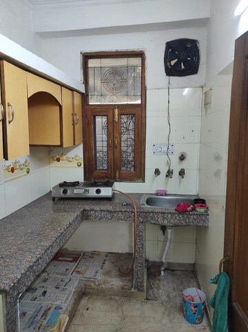 Kitchen in 1 BHK Builder Floor at RWA Apartments Sector 26, Sector 26 – for Rent