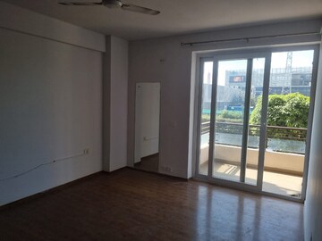 Room in 3 BHK Apartment at Tulip Violet, Sector 69 – for Rent