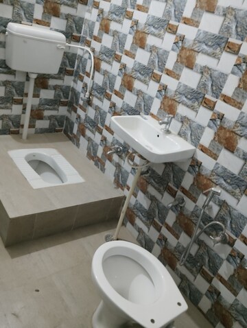 Bathroom in 2 BHK Independent House at Jankipuram – for Rent