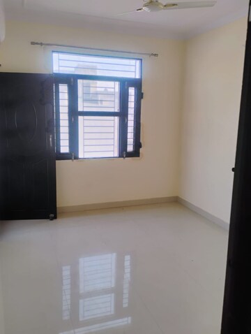 Room in 2 BHK Apartment at Vardhman Western Heights, Shyam Nagar – for Rent