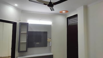 Furnished Amenities in 2 BHK Builder Floor at Nawada – for Rent