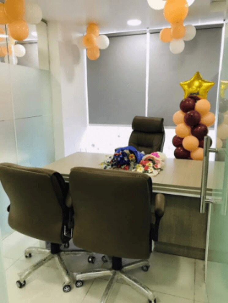 Living Room, sector 63 Commercial Office Space 2200 Sq.Ft. In Sector 63 Noida 8203713