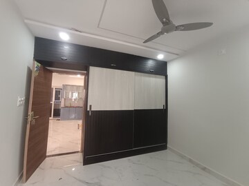Room in 3 BHK Apartment at Kondapur – for Rent