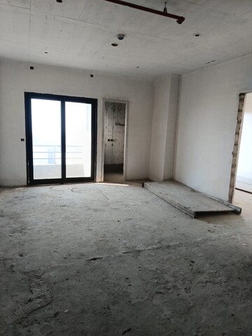 Room in 5 BHK Apartment at Valmark Apas, Hulimavu – for Sale