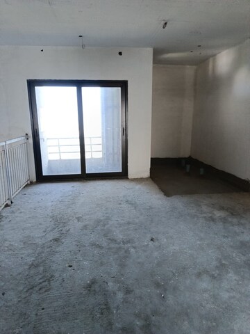 Room in 5 BHK Apartment at Valmark Apas, Hulimavu – for Sale