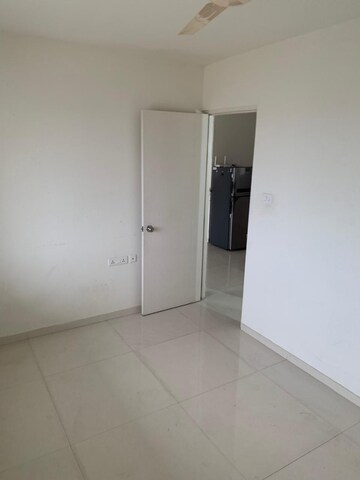 Room in 2 BHK Apartment at Rohan Ananta, Tathawade – for Rent