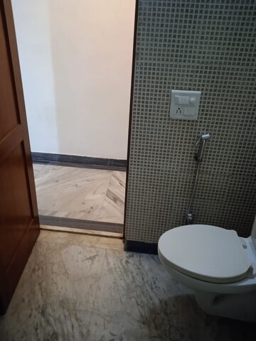 Bathroom in 1 BHK Builder Floor at Sector 43 – for Rent