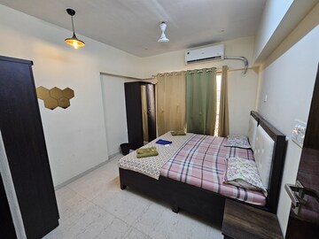 Bedroom in 2 BHK Apartment at Millionaire Heritage, Andheri West – for Rent