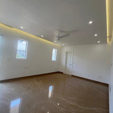 Room in 3 BHK Builder Floor at Sector 49 – for Rent