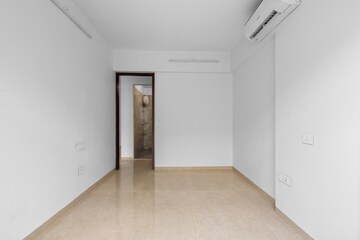 Room in 2 BHK Apartment at Dosti Greenscape, Hadapsar – for Sale