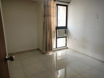 Room in 1 BHK Apartment at Lodha Quality Home Tower 2, Majiwada – for Rent