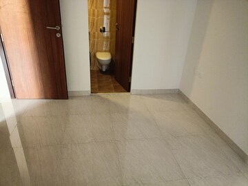 Room in 1 BHK Apartment at Lodha Quality Home Tower 2, Majiwada – for Rent