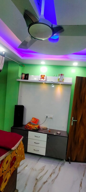 Furnished Amenities in 1 BHK Builder Floor at Dwarka Mor – for Rent