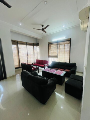 Living Room in 1 BHK Builder Floor at Sector 30 – for Rent