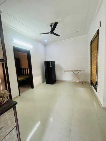 Master Bedroom in 1 BHK Builder Floor at Sector 30 – for Rent