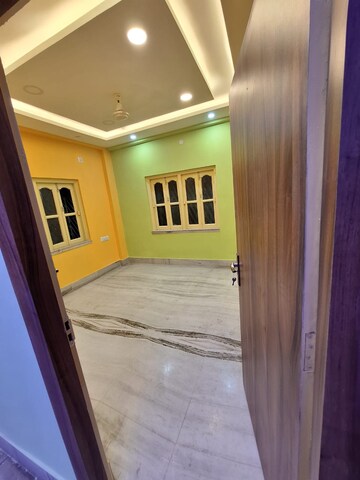 Room in 2 BHK Apartment at Naktala – for Rent