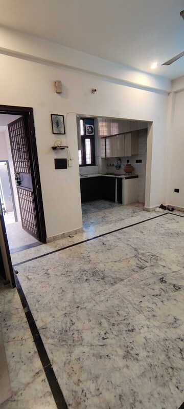 Parking in 2 BHK Builder Floor at Sector 52 – for Rent