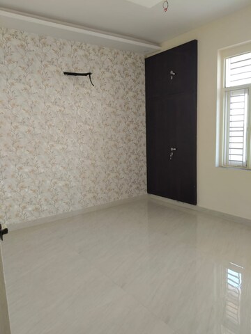 Room in 4 BHK Independent House at Om Sarovar, Kalwar Road – for Sale