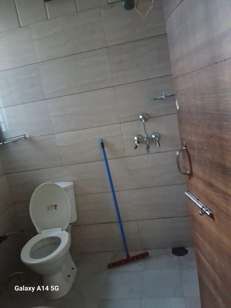 Bathroom, motiaz-royal-citi 2 Bedroom 900 Sq.Ft. Builder Floor In Ambala Highway Zirakpur 8204208