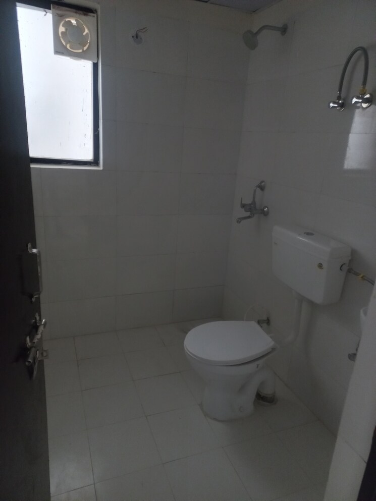 Bathroom, amolik-sankalp 1 Bedroom 438 Sq.Ft. Apartment In Sector 85 Faridabad 8204271