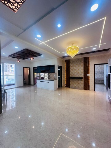 Room in 4 BHK Apartment at Aurobindo Galaxy, Hi Tech City – for Rent