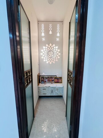 Master Bedroom in 4 BHK Apartment at Aurobindo Galaxy, Hi Tech City – for Rent