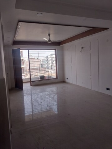 Living Room in 3 BHK Builder Floor at Sushant Lok 3, Sector 57 – for Sale