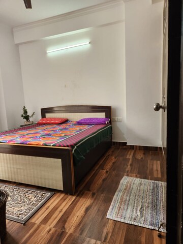 Bedroom in 2.5 BHK Apartment at Amrapali Princely Estate, Sector 76 – for Sale