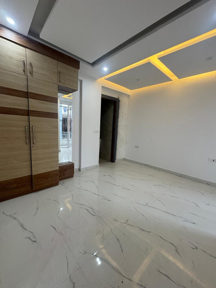 Room, sahastradhara road 2 Bedroom 122 Sq.Yd. Apartment In Sahastradhara Road Dehradun 8204388