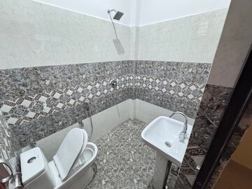 Bathroom in 2 BHK Villa at Gomti Nagar – for Rent