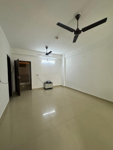Room in 2 BHK Apartment at Sahastradhara Road – for Rent