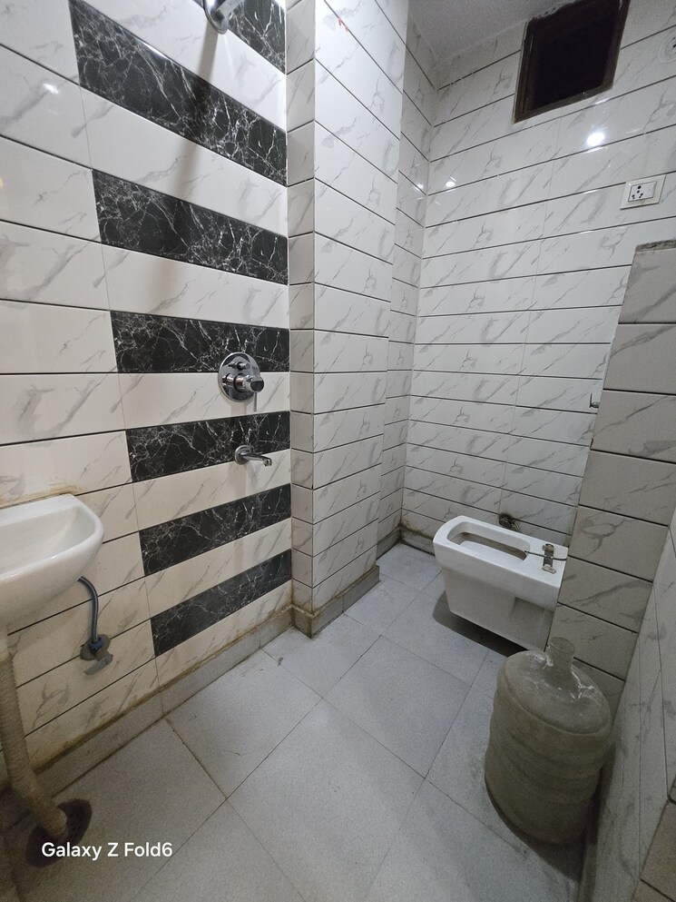 Bathroom, raja puri 2 Bedroom 550 Sq.Ft. Builder Floor In Raja Puri Delhi 8204497