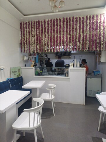 Commercial Shop 225 Sq.Ft. For Rent in Andheri West Mumbai  8204499