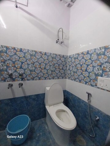 Master Bedroom in 1 BHK Builder Floor at Lajpat Nagar – for Rent