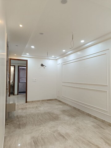 Room in 2 BHK Builder Floor at Paschim Vihar – for Rent